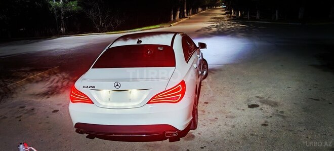 Mercedes CLA 250-11