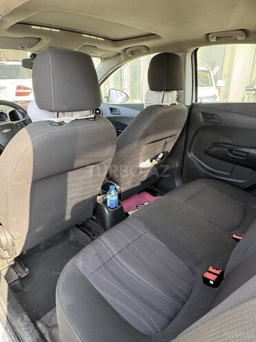 Chevrolet Aveo-8