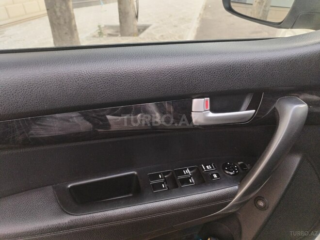 Kia Sorento-16