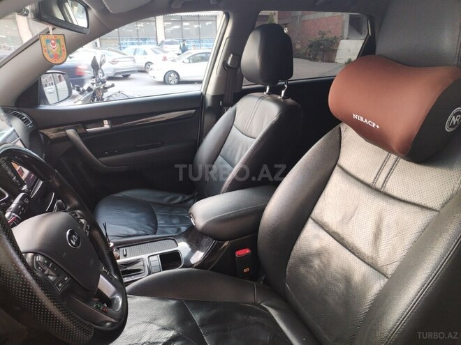 Kia Sorento-19