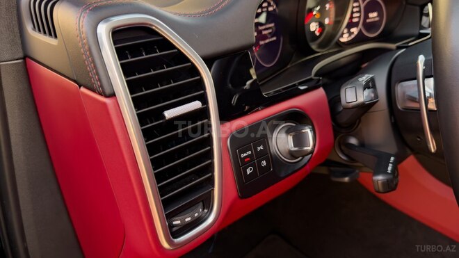 Porsche Cayenne 2022, 81,300 km - 3.0 л - Bakı