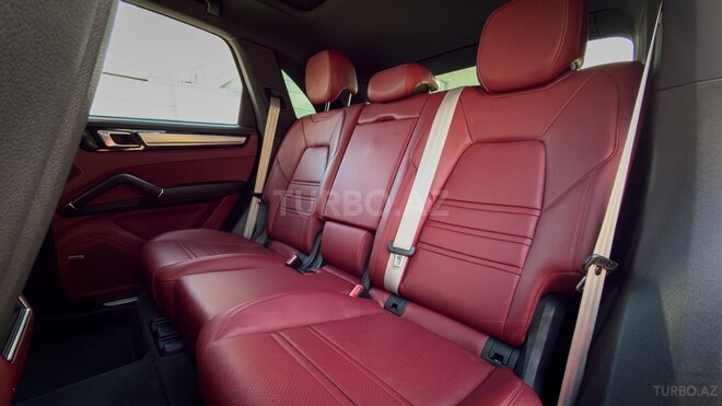 Porsche Cayenne 2022, 81,300 km - 3.0 л - Bakı