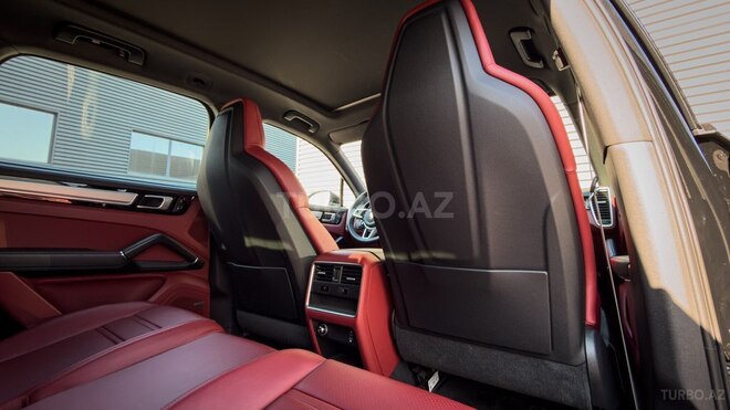 Porsche Cayenne 2022, 81,300 km - 3.0 л - Bakı