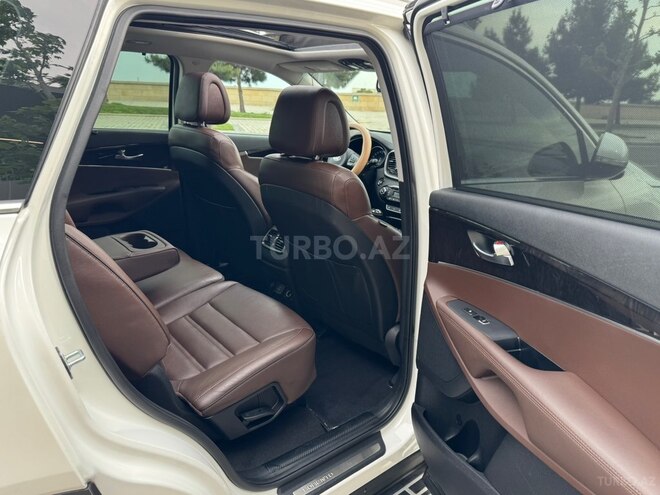 Kia Sorento-9