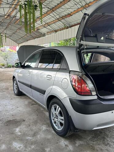 Kia Rio-5
