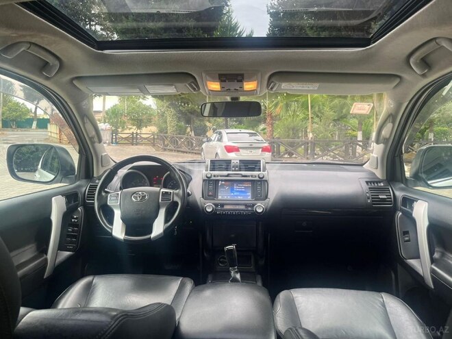 Toyota Land Cruiser Prado-5