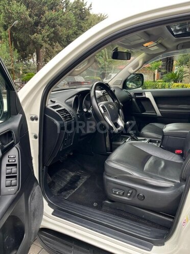 Toyota Land Cruiser Prado-6