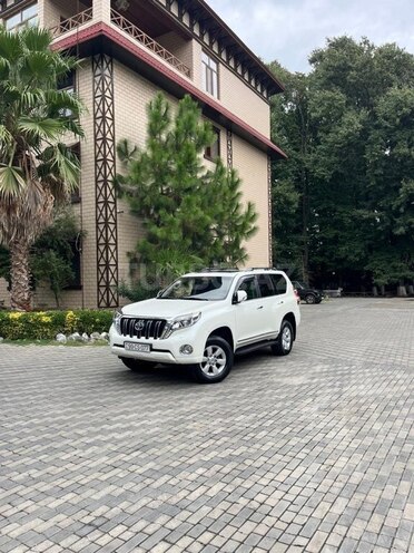 Toyota Land Cruiser Prado-4