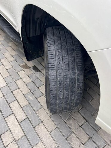 Toyota Land Cruiser Prado-12