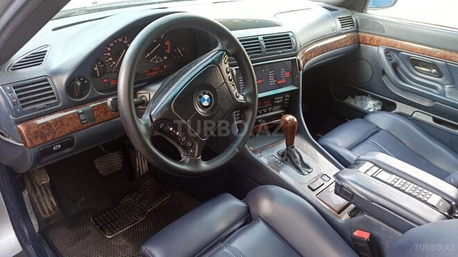 BMW 728-3