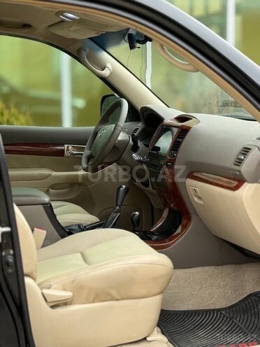 Toyota Land Cruiser Prado-6