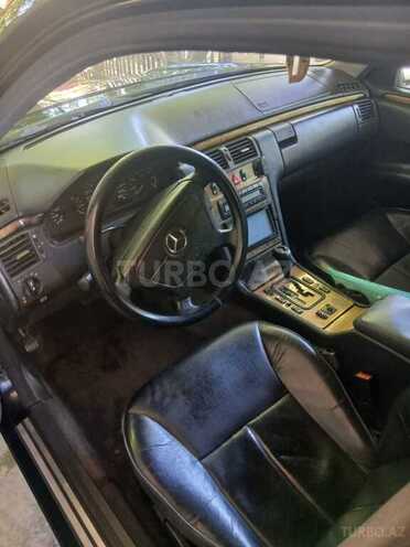Mercedes E 280-6