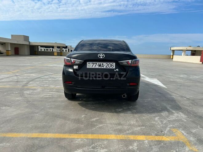 Toyota Yaris iA-9