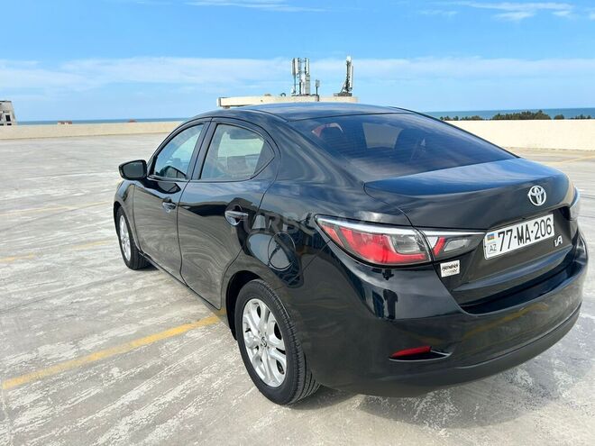 Toyota Yaris iA-16