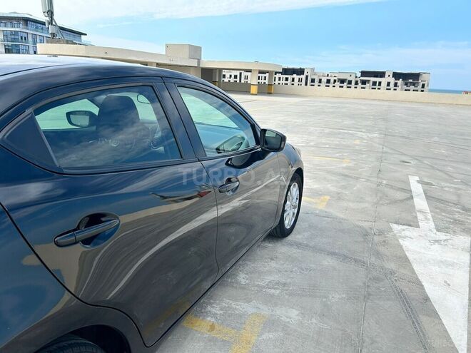 Toyota Yaris iA-7