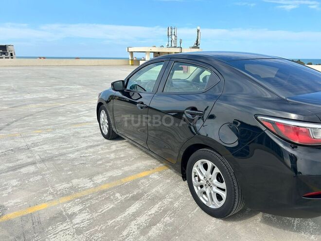 Toyota Yaris iA-13