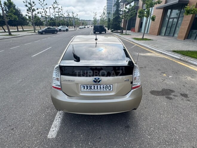 Toyota Prius-9