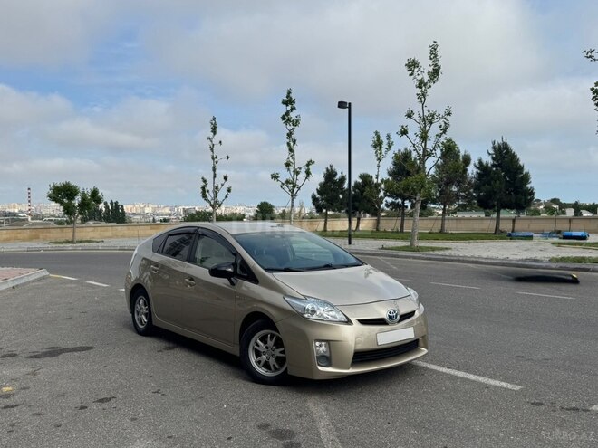 Toyota Prius-1