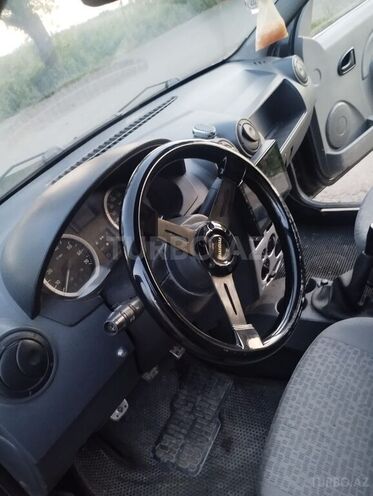 Renault Logan-6