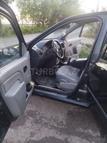 Renault Logan-12