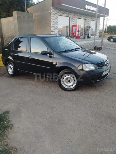 Renault Logan-3