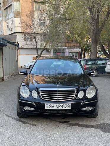 Mercedes E 280-1