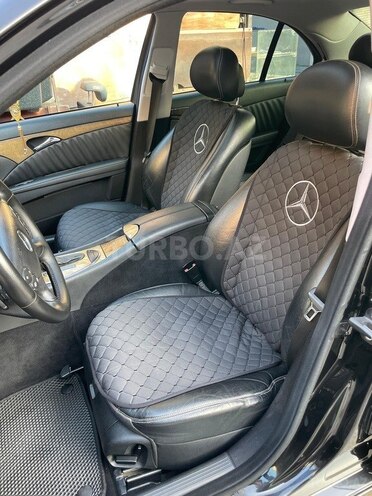 Mercedes E 280-10