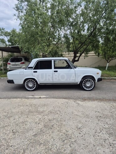 LADA (VAZ) 2107-2