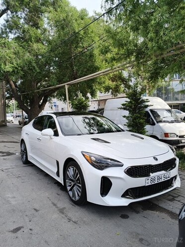 Kia Stinger-1