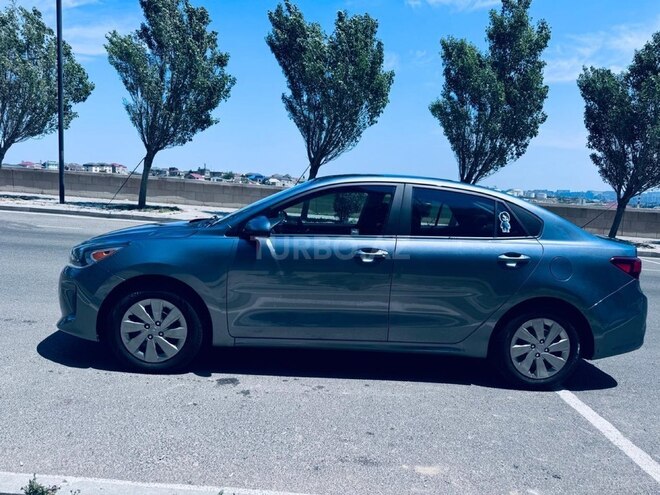 Kia Rio-10