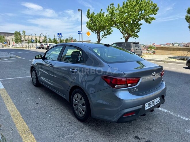 Kia Rio-17