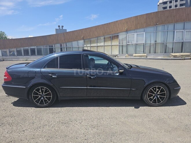Mercedes E 240-2