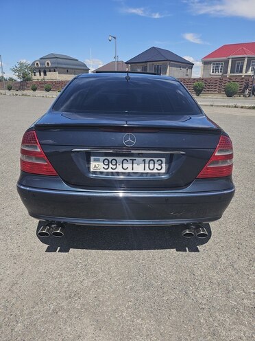 Mercedes E 240-6