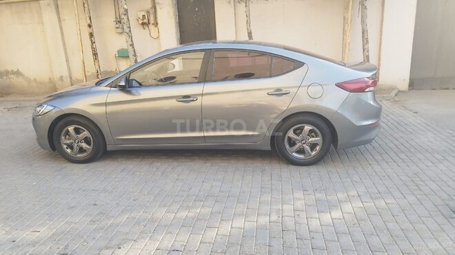 Hyundai Avante-10