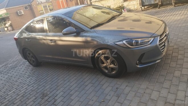 Hyundai Avante-9