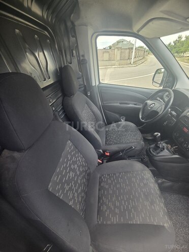 Opel Combo-13
