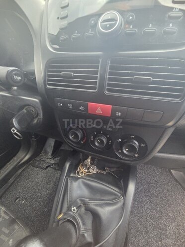 Opel Combo-12