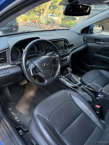 Hyundai Elantra-2