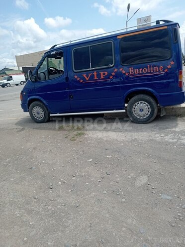 Ford Transit-4