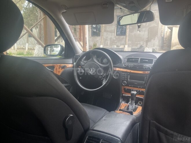 Mercedes E 200-8