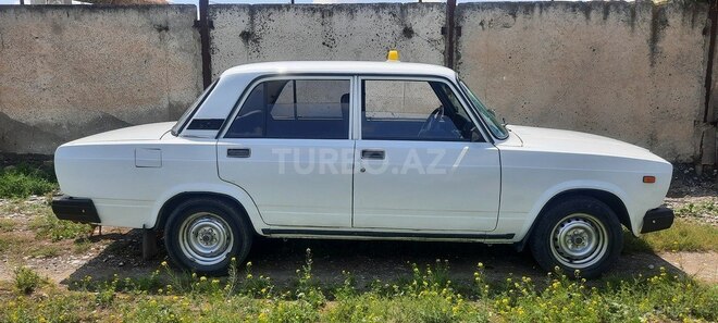 LADA (VAZ) 2107-2