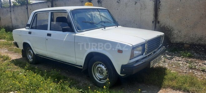 LADA (VAZ) 2107-1