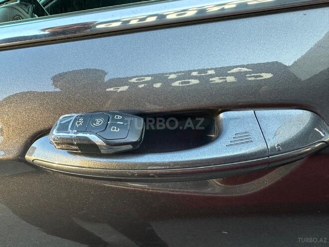 Ford Mondeo-12