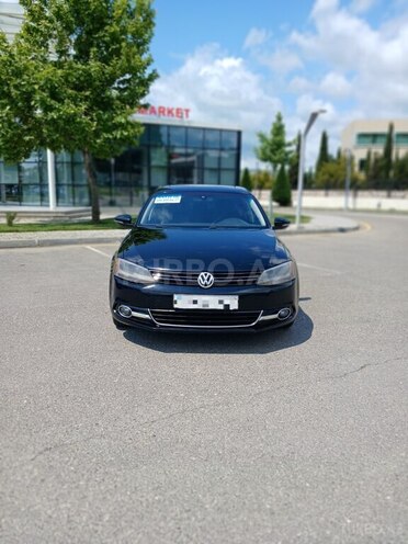 Volkswagen Jetta-1