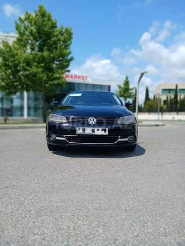 Volkswagen Jetta-2
