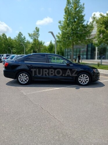 Volkswagen Jetta-8
