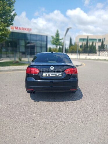 Volkswagen Jetta-9