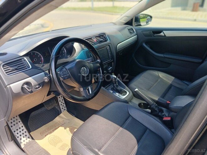 Volkswagen Jetta-17