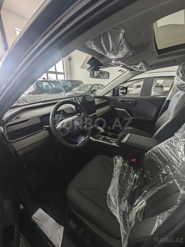 Toyota RAV4-8