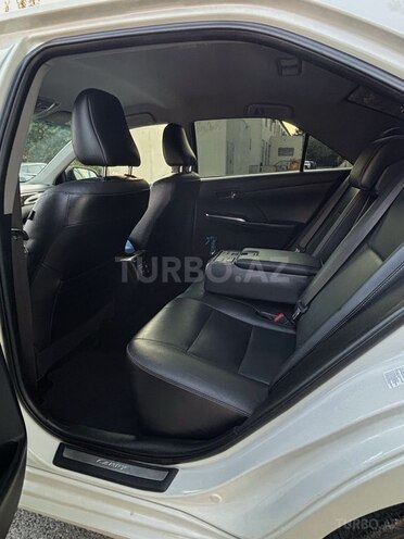 Toyota Camry-10